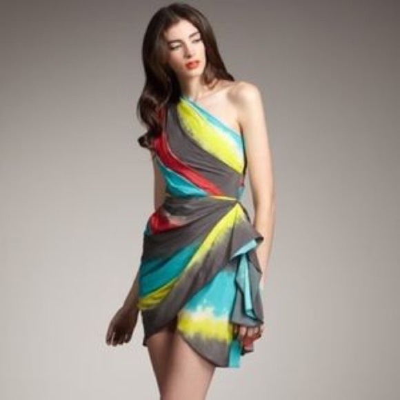 Alice + Olivia Dresses & Skirts - Alice + Olivia One Shoulder GORGEOUS dress